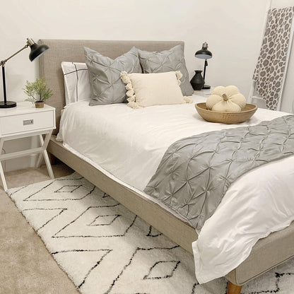 KBC linen Bed Runner Set 100% Cotton 800 Thread Count 5 Piece Pinch Pleated Bed Runner Set, Decorative Bed Scarf, 1 Pinch Pleated Bed Runner and 4 Pillow Shams, King Size Light Grey