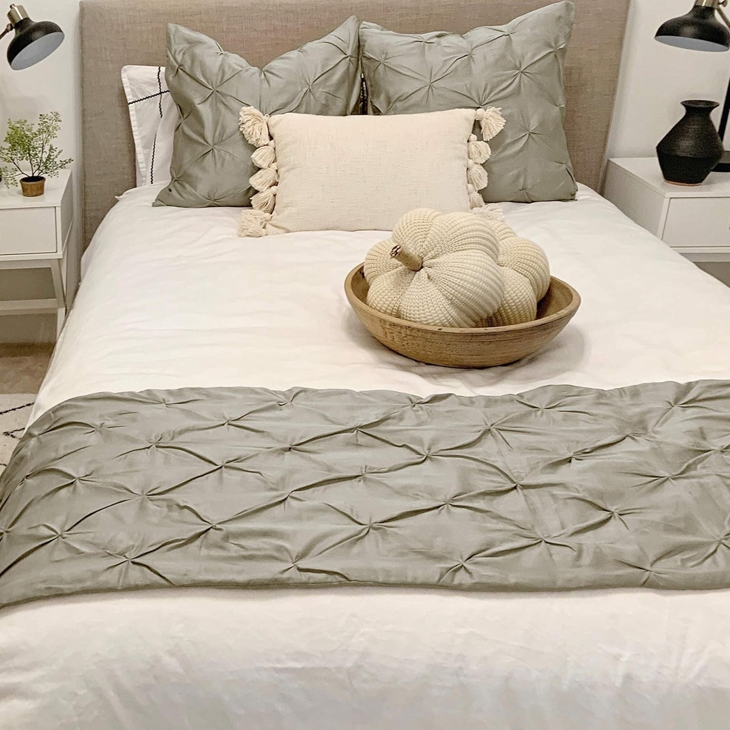 KBC linen Bed Runner Set 100% Cotton 800 Thread Count 5 Piece Pinch Pleated Bed Runner Set, Decorative Bed Scarf, 1 Pinch Pleated Bed Runner and 4 Pillow Shams, King Size Light Grey