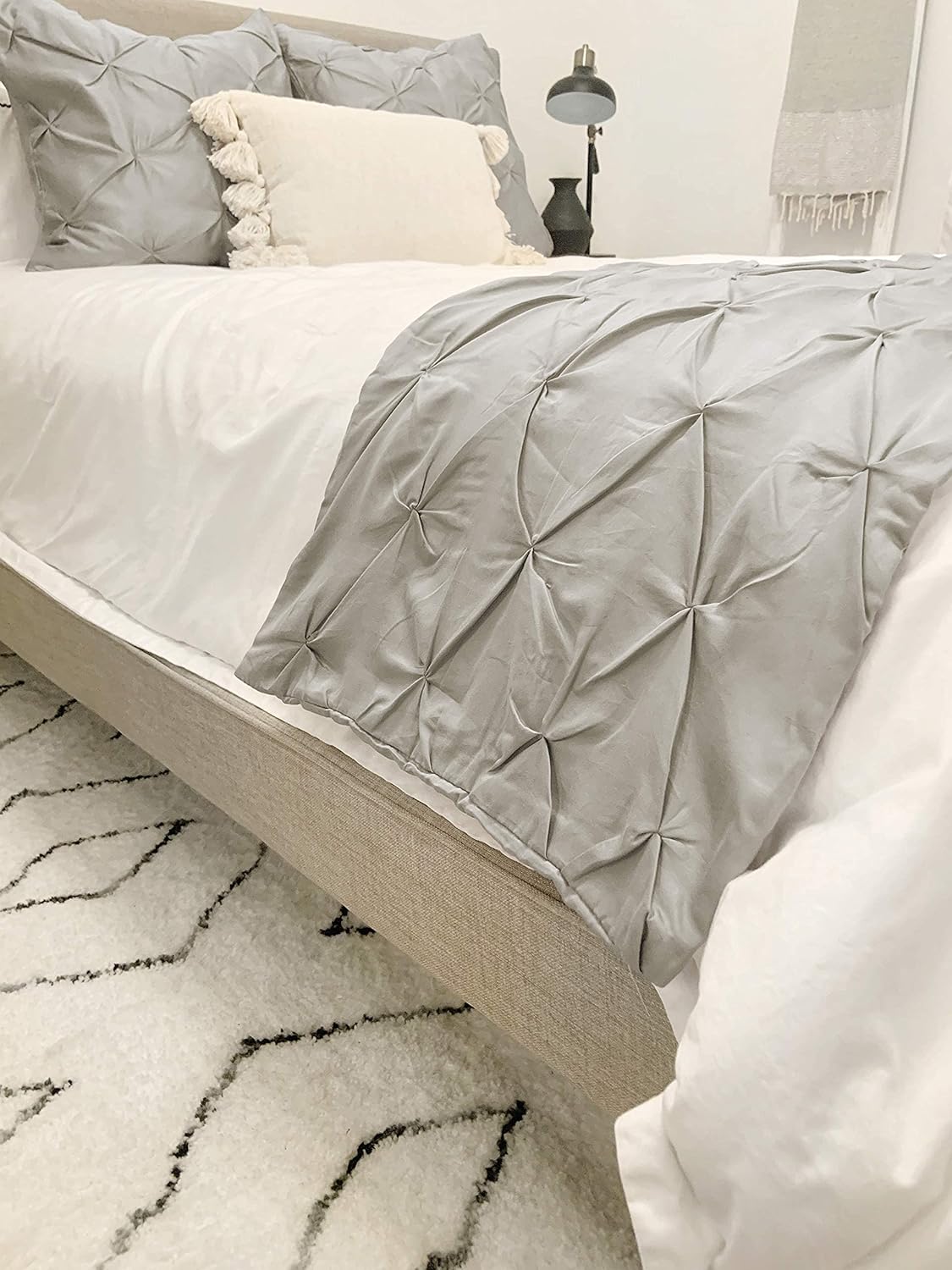 KBC linen Bed Runner Set 100% Cotton 800 Thread Count 5 Piece Pinch Pleated Bed Runner Set, Decorative Bed Scarf, 1 Pinch Pleated Bed Runner and 4 Pillow Shams, King Size Light Grey